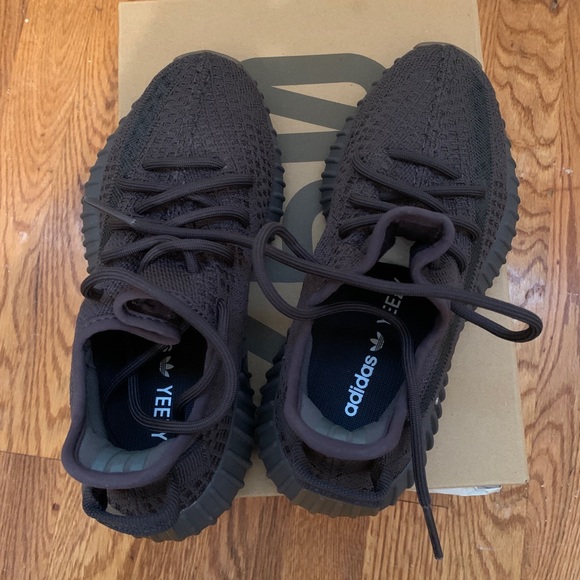 Adidas Yeezy Boost 350 v2 Cinder 4.5 - Picture 4 of 12